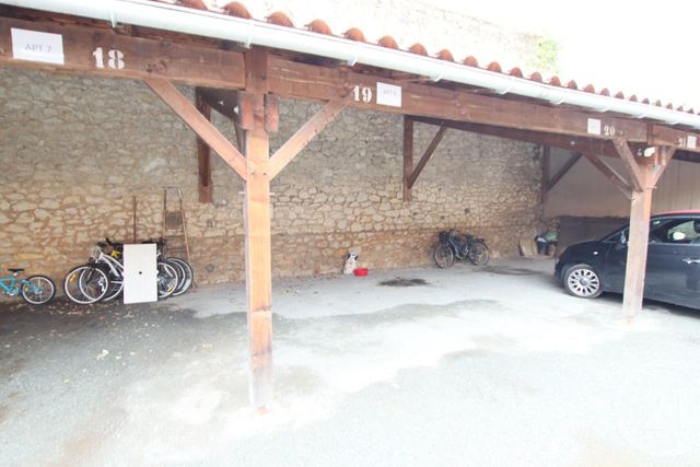 Appartement Duplex &agrave; louer - 3 pi&egrave;ces - 65 m2 - Perigueux - 24 - AQUITAINE