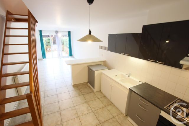 Appartement Duplex &agrave; louer - 3 pi&egrave;ces - 65 m2 - Perigueux - 24 - AQUITAINE