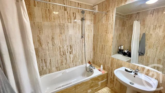 Appartement F3 &agrave; louer - 3 pi&egrave;ces - 56,33 m2 - Perigueux - 24 - AQUITAINE