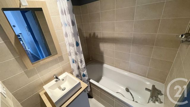 Appartement &agrave; louer - 3 pi&egrave;ces - 55,88 m2 - Perigueux - 24 - AQUITAINE