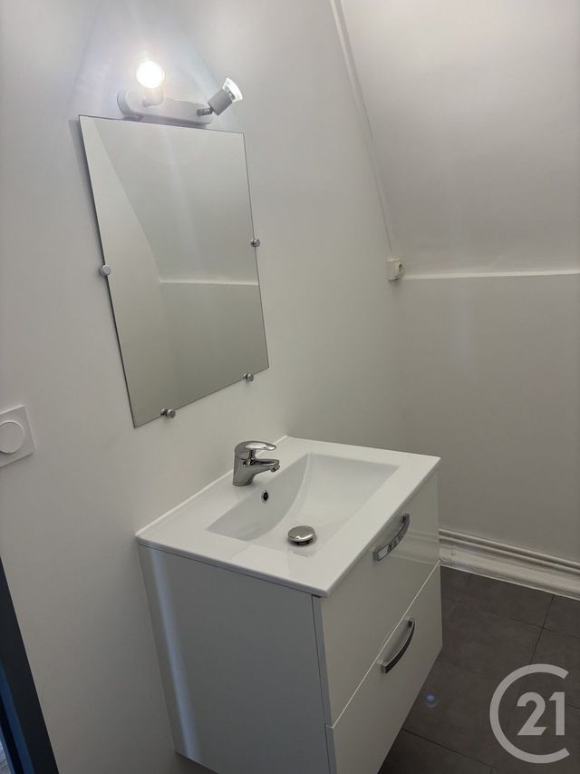 Appartement &agrave; louer - 3 pi&egrave;ces - 46,09 m2 - Perigueux - 24 - AQUITAINE