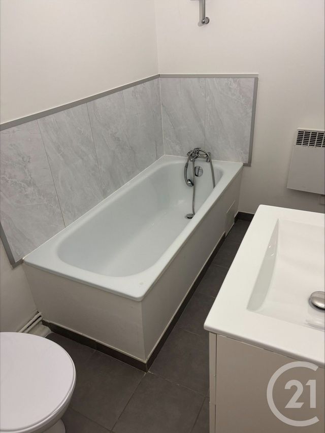 Appartement &agrave; louer - 3 pi&egrave;ces - 46,09 m2 - Perigueux - 24 - AQUITAINE
