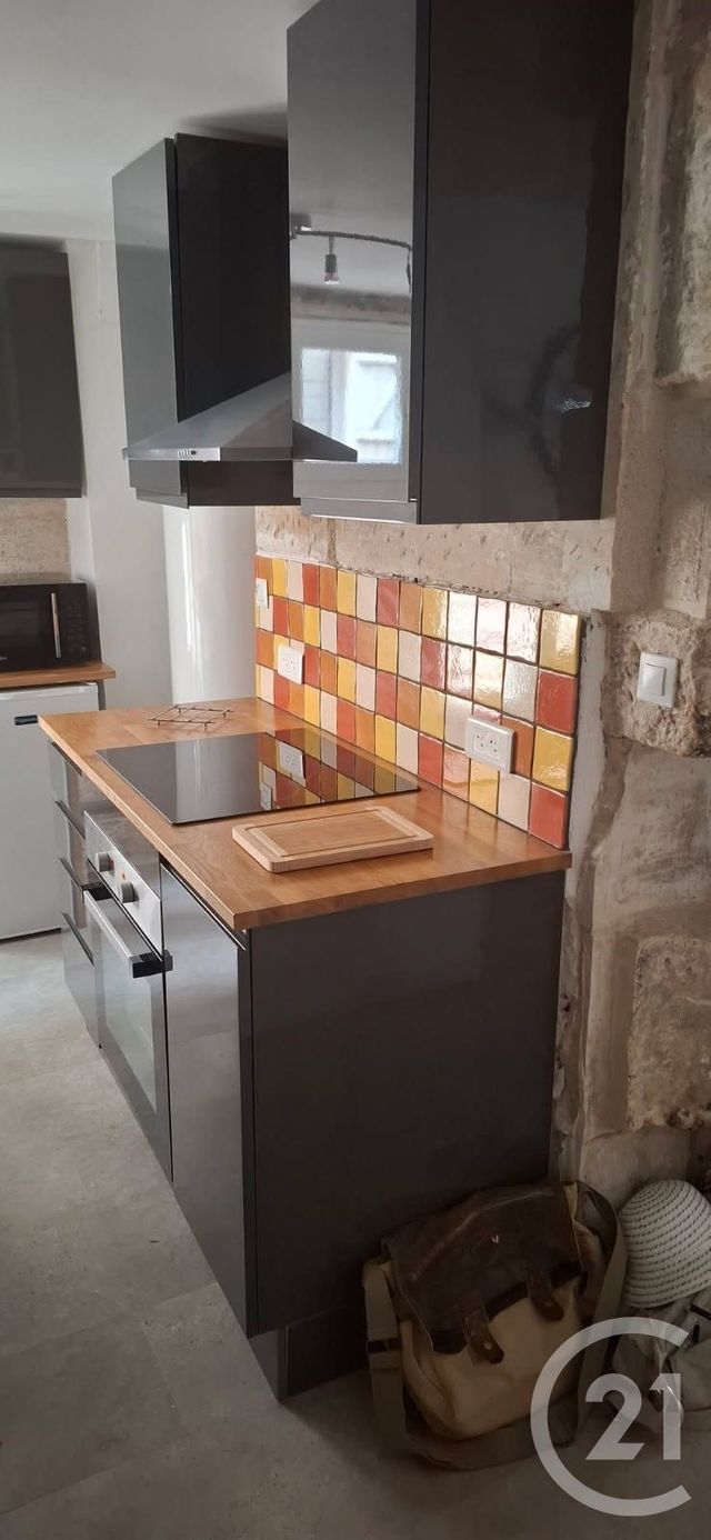 Appartement F1 &agrave; louer - 1 pi&egrave;ce - 42 m2 - Perigueux - 24 - AQUITAINE