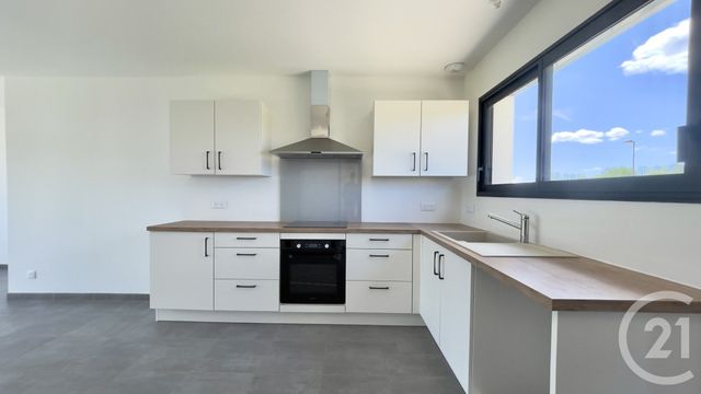 Appartement &agrave; louer - 4 pi&egrave;ces - 90 m2 - Boulazac Isle Manoire - 24 - AQUITAINE