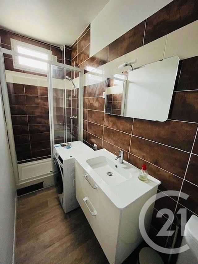 Appartement F2 à louer - 2 pièces - 38,40 m2 - Paris - 75018 - ILE-DE-FRANCE