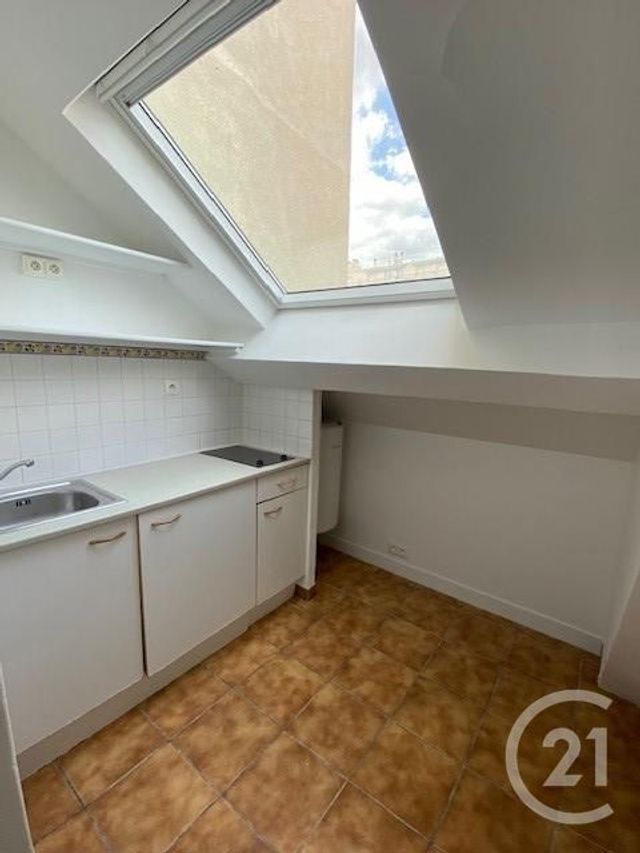 Appartement F1 &agrave; louer - 2 pi&egrave;ces - 31,10 m2 - Paris - 75015 - ILE-DE-FRANCE