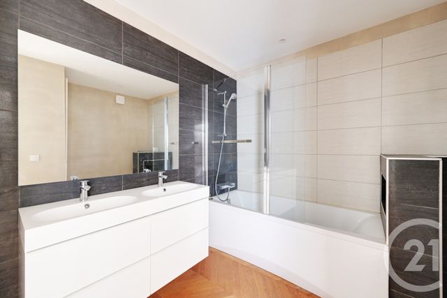 Appartement F5 &agrave; louer - 5 pi&egrave;ces - 180 m2 - Paris - 75008 - ILE-DE-FRANCE