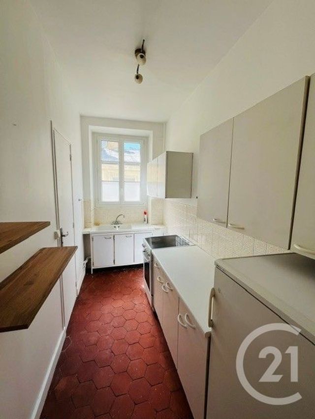 Appartement F3 &agrave; louer - 3 pi&egrave;ces - 52,30 m2 - Paris - 75015 - ILE-DE-FRANCE