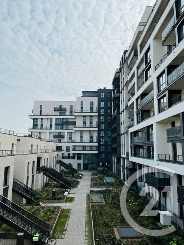 Appartement F4 &agrave; louer - 4 pi&egrave;ces - 92,28 m2 - Suresnes - 92 - ILE-DE-FRANCE
