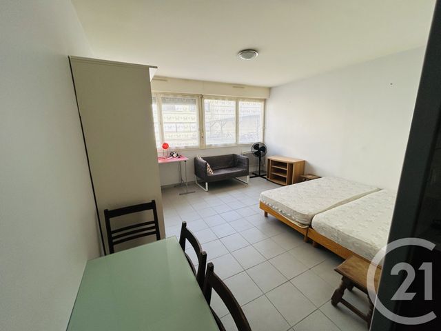 Appartement Studio &agrave; louer - 1 pi&egrave;ce - 27,25 m2 - Bordeaux - 33 - AQUITAINE