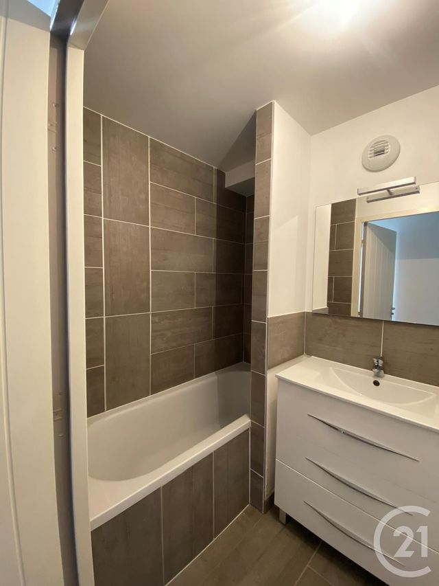 Appartement T4 à louer - 4 pièces - 89,83 m2 - Merignac - 33 - AQUITAINE