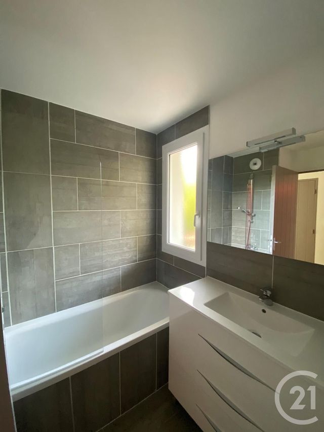 Appartement T4 à louer - 4 pièces - 89,83 m2 - Merignac - 33 - AQUITAINE