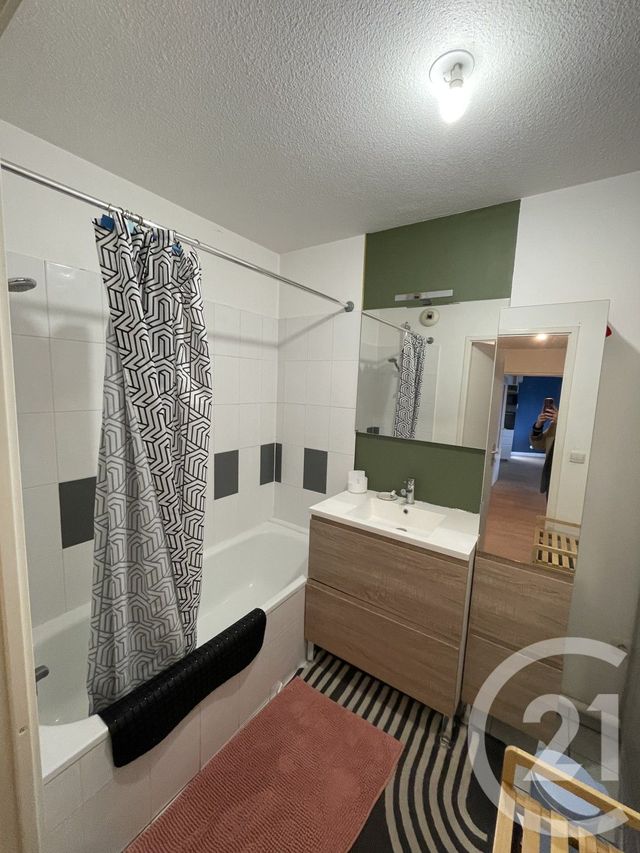 Appartement F3 &agrave; louer - 3 pi&egrave;ces - 71 m2 - Bordeaux - 33 - AQUITAINE