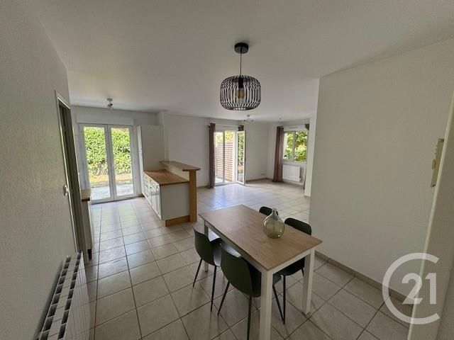 Maison &agrave; louer - 3 pi&egrave;ces - 71 m2 - St Loubes - 33 - AQUITAINE