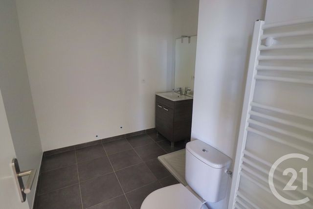 Appartement T2 &agrave; louer - 2 pi&egrave;ces - 41,05 m2 - Bassens - 33 - AQUITAINE