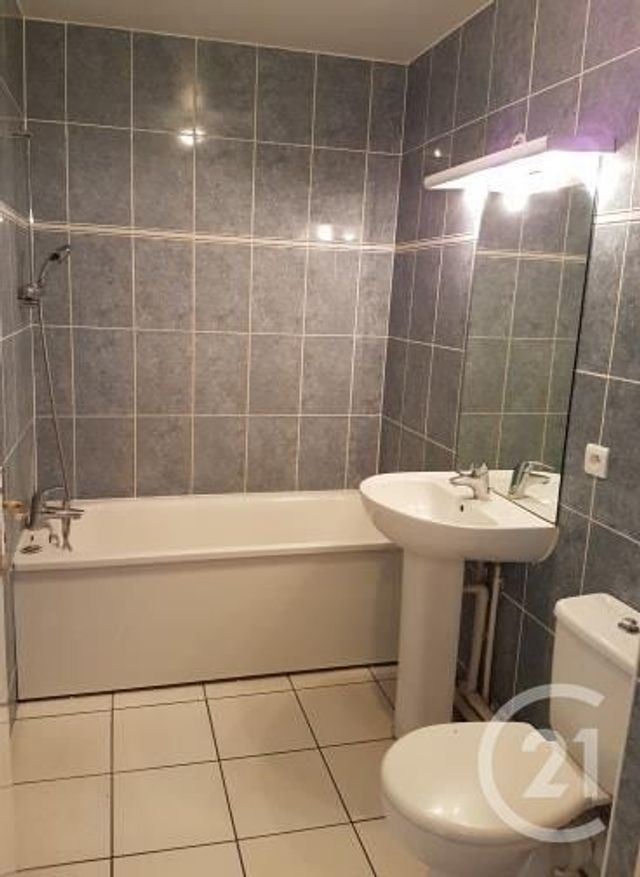 Appartement F2 &agrave; louer - 2 pi&egrave;ces - 40,90 m2 - Chanteloup Les Vignes - 78 - ILE-DE-FRANCE