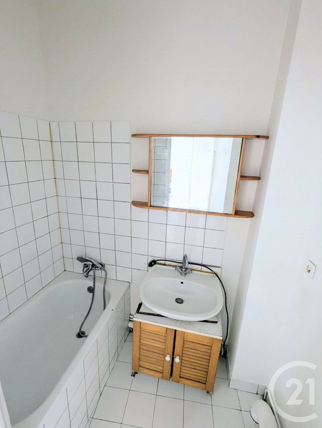 Appartement F1 &agrave; louer - 1 pi&egrave;ce - 30 m2 - Triel Sur Seine - 78 - ILE-DE-FRANCE