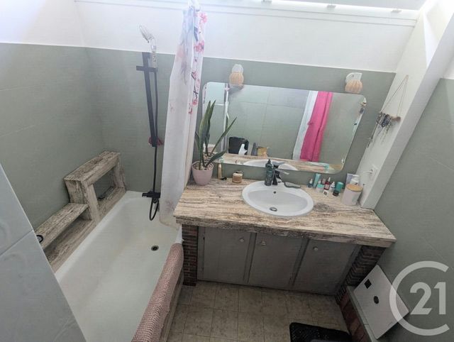 Appartement F4 &agrave; louer - 4 pi&egrave;ces - 65,11 m2 - Verneuil Sur Seine - 78 - ILE-DE-FRANCE