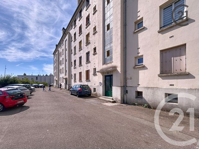 Appartement F4 &agrave; vendre - 4 pi&egrave;ces - 58,73 m2 - La Chapelle St Luc - 10 - CHAMPAGNE-ARDENNE