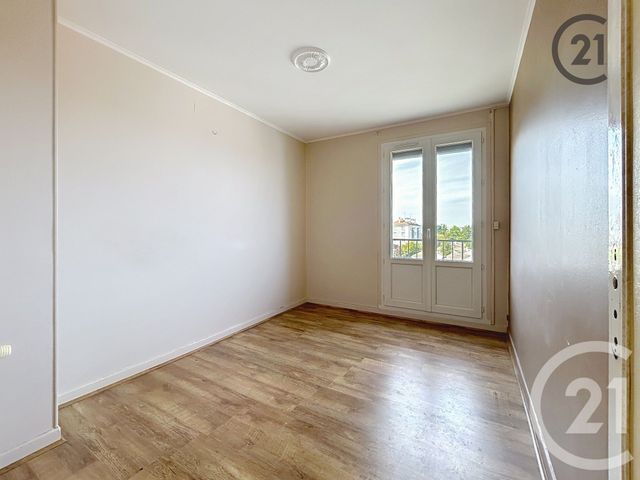 Appartement F4 &agrave; vendre - 4 pi&egrave;ces - 58,73 m2 - La Chapelle St Luc - 10 - CHAMPAGNE-ARDENNE