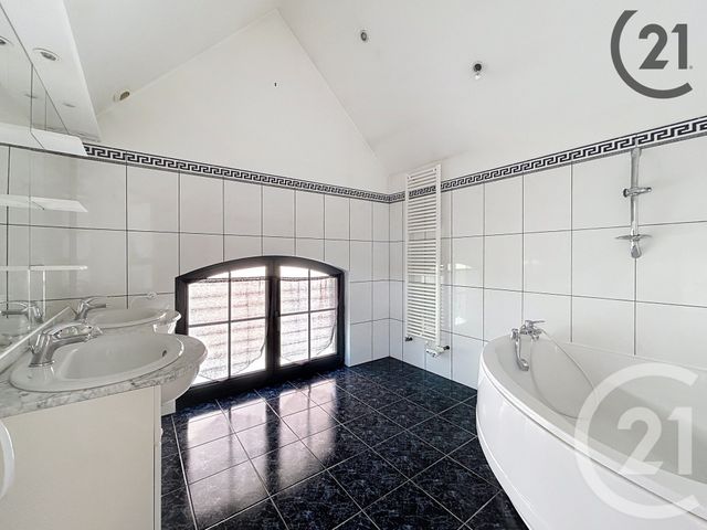 Appartement F4 à vendre - 4 pièces - 118 m2 - Ste Savine - 10 - CHAMPAGNE-ARDENNE