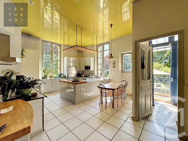 Maison &agrave; vendre - 15 pi&egrave;ces - 655 m2 - St Julien Les Villas - 10 - CHAMPAGNE-ARDENNE
