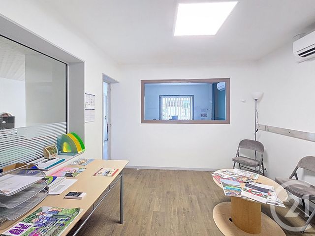 Local commercial à louer - 593.0 m2 - 10 - Aube