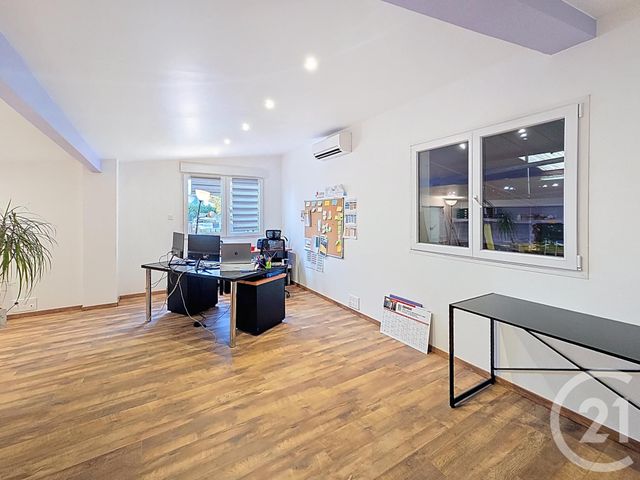 Local commercial à louer - 593.0 m2 - 10 - Aube