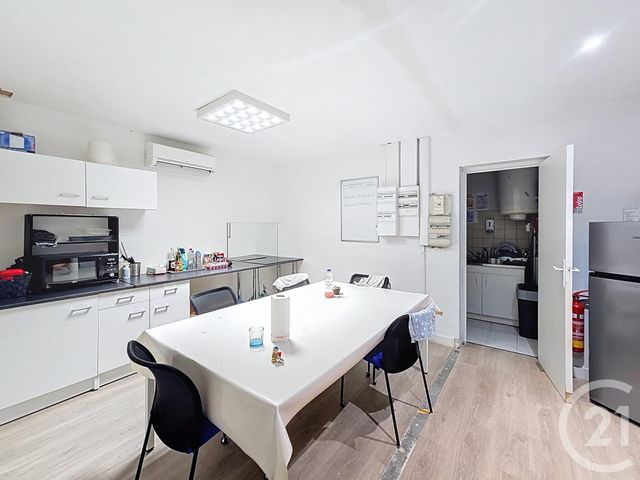 Local commercial à louer - 593.0 m2 - 10 - Aube