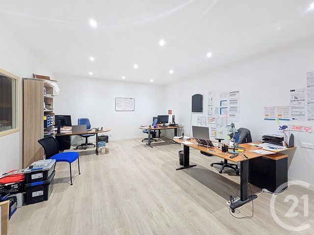 Local commercial à louer - 593.0 m2 - 10 - Aube