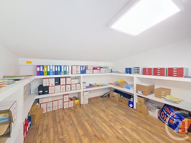 Local commercial à louer - 593.0 m2 - 10 - Aube