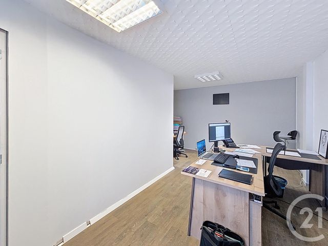 Local commercial à louer - 593.0 m2 - 10 - Aube