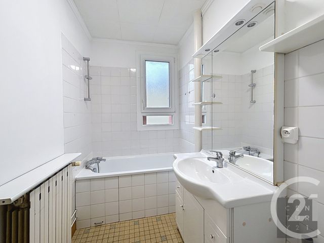 Appartement T4 à vendre - 4 pièces - 75,90 m2 - St Andre Les Vergers - 10 - CHAMPAGNE-ARDENNE