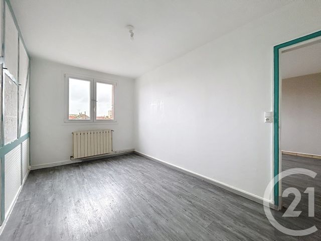 Appartement T4 à vendre - 4 pièces - 75,90 m2 - St Andre Les Vergers - 10 - CHAMPAGNE-ARDENNE