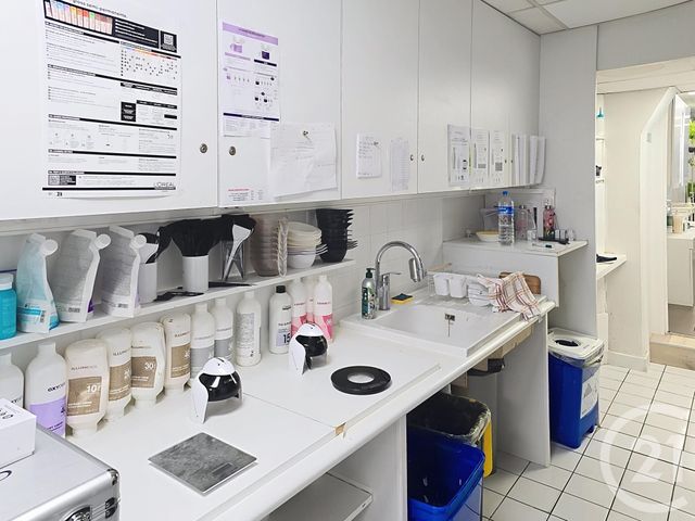 Local commercial à louer - 270.0 m2 - 10 - Aube