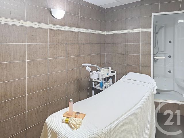 Local commercial à louer - 270.0 m2 - 10 - Aube