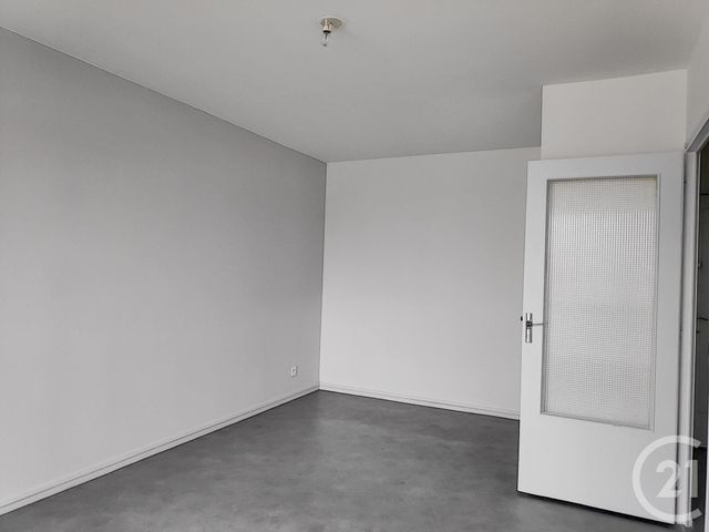 Appartement F2 à louer - 2 pièces - 48 m2 - St Julien Les Villas - 10 - CHAMPAGNE-ARDENNE