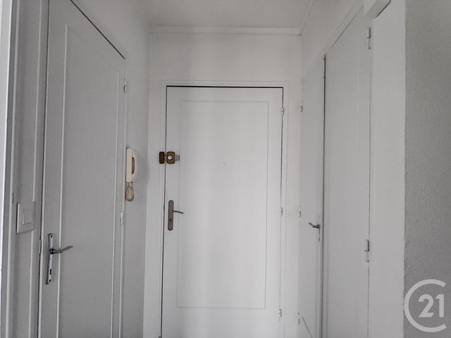 Appartement F2 à louer - 2 pièces - 48 m2 - St Julien Les Villas - 10 - CHAMPAGNE-ARDENNE