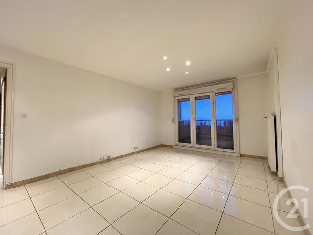 Appartement F3 à louer - 3 pièces - 65 m2 - La Chapelle St Luc - 10 - CHAMPAGNE-ARDENNE