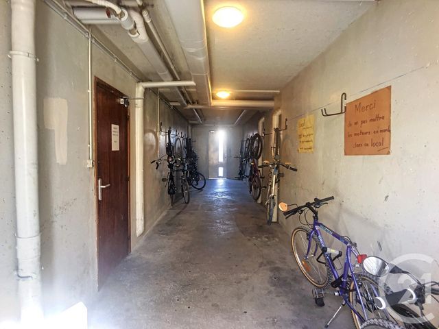 Appartement F1 &agrave; louer - 1 pi&egrave;ce - 27 m2 - St Julien Les Villas - 10 - CHAMPAGNE-ARDENNE