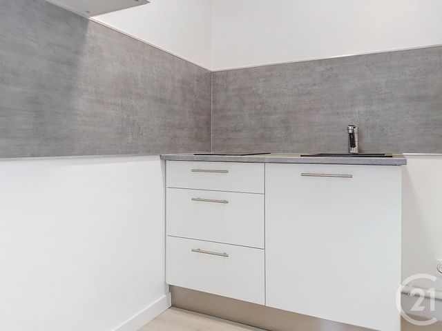 Appartement F1 &agrave; louer - 1 pi&egrave;ce - 26,50 m2 - St Julien Les Villas - 10 - CHAMPAGNE-ARDENNE