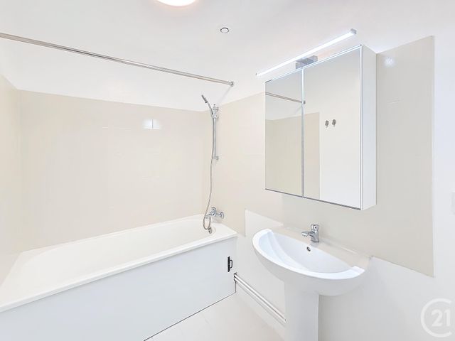 Appartement F4 &agrave; louer - 4 pi&egrave;ces - 84,60 m2 - Troyes - 10 - CHAMPAGNE-ARDENNE