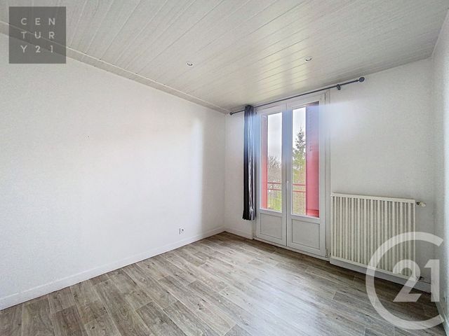 Appartement F3 &agrave; louer - 3 pi&egrave;ces - 55 m2 - La Chapelle St Luc - 10 - CHAMPAGNE-ARDENNE