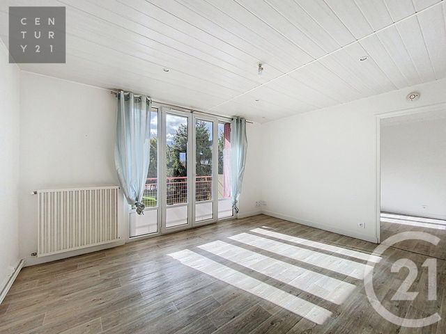 Appartement F3 &agrave; louer - 3 pi&egrave;ces - 55 m2 - La Chapelle St Luc - 10 - CHAMPAGNE-ARDENNE