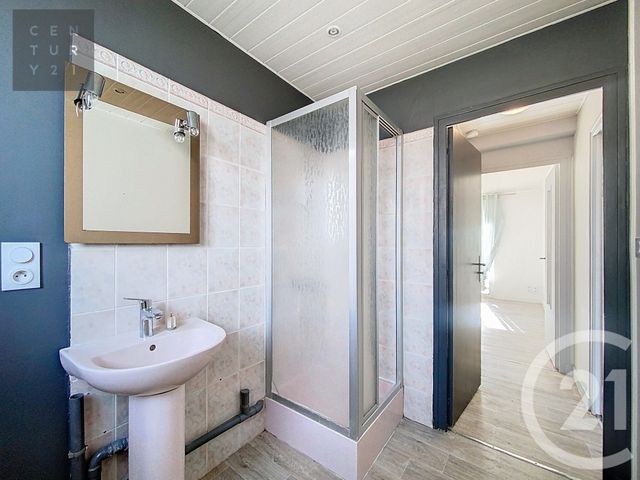 Appartement F3 &agrave; louer - 3 pi&egrave;ces - 55 m2 - La Chapelle St Luc - 10 - CHAMPAGNE-ARDENNE