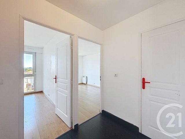 Appartement &agrave; louer - 3 pi&egrave;ces - 76,38 m2 - St Andre Les Vergers - 10 - CHAMPAGNE-ARDENNE