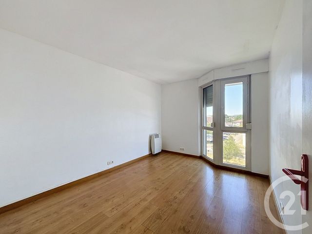 Appartement &agrave; louer - 3 pi&egrave;ces - 76,38 m2 - St Andre Les Vergers - 10 - CHAMPAGNE-ARDENNE
