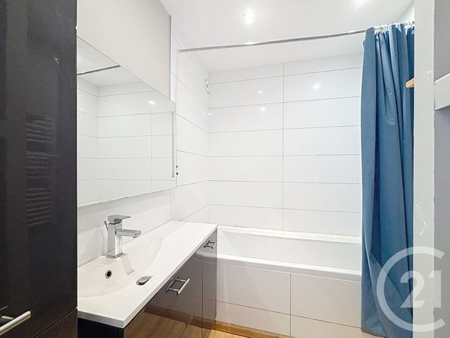 Appartement &agrave; louer - 3 pi&egrave;ces - 76,38 m2 - St Andre Les Vergers - 10 - CHAMPAGNE-ARDENNE
