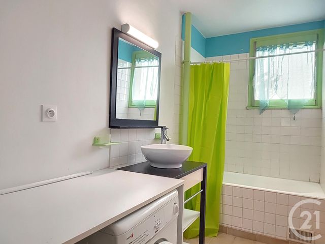 Appartement F1 &agrave; louer - 1 pi&egrave;ce - 44 m2 - St Julien Les Villas - 10 - CHAMPAGNE-ARDENNE