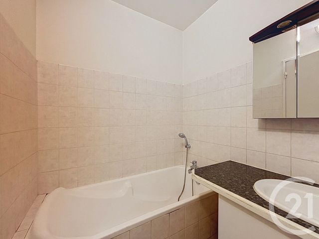 Appartement F1 &agrave; louer - 1 pi&egrave;ce - 45 m2 - Troyes - 10 - CHAMPAGNE-ARDENNE